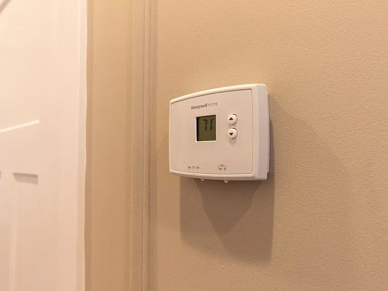 Pf-Arg, 2850 W Barry Series — Photo 27