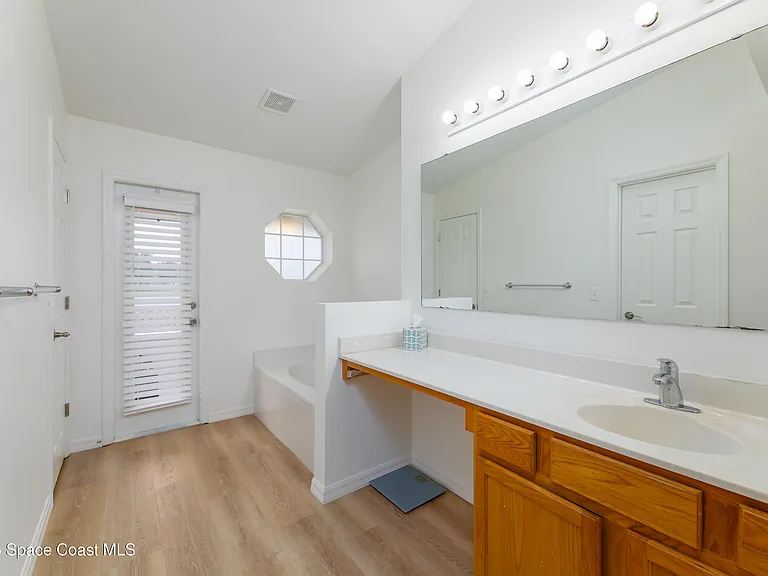 4540 Bellaluna Dr — Photo 22