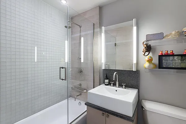 Rented by R New York | media 4