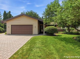 5009 Sandburg Dr, McHenry, IL 60050