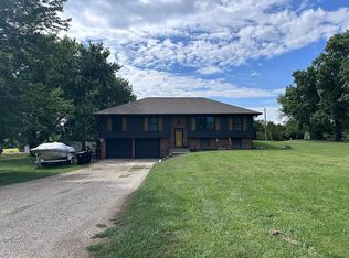 3221 NE Kincaid Rd, Topeka, KS 66617