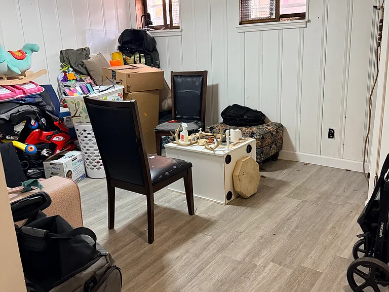 5653 Clearview Expy — Photo 6