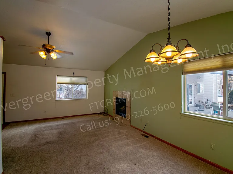 2302 Turquoise St — Photo 7