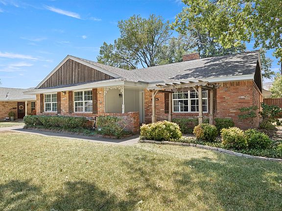 4th image of 10636 Chesterton Dr