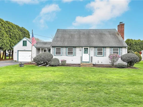72 Highland Ave, Narragansett, RI 02882