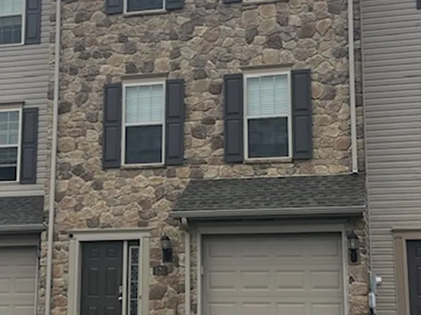 121 Katelyn Dr, New Oxford, PA 17350