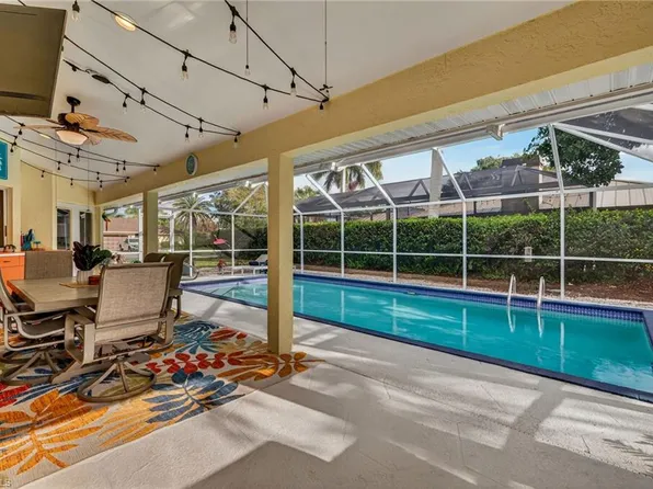 390 Saint Andrews BLVD, NAPLES, FL 34113