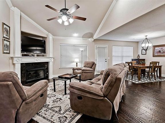 5th image of 3201 SW Briar Creek Ave