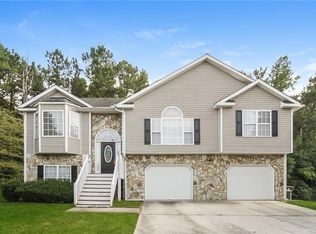 7811 Cambridge Dr, Douglasville, GA 30134
