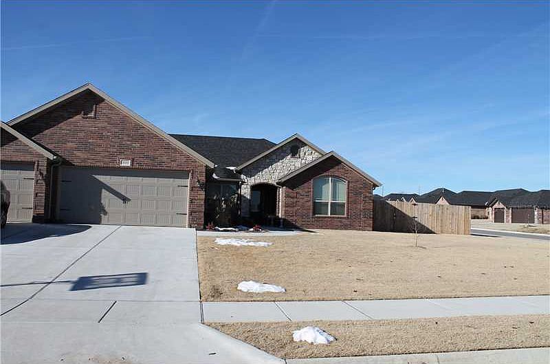 1st image of 1800 SW Cypress St