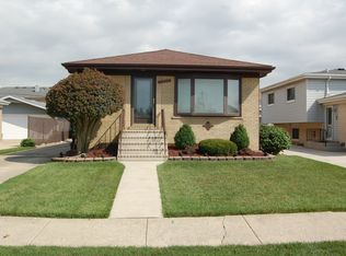 9896 Eden Ave, Schiller Park, IL 60176
