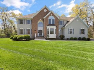 9 Richardson Ln, Bridgewater, NJ 08807