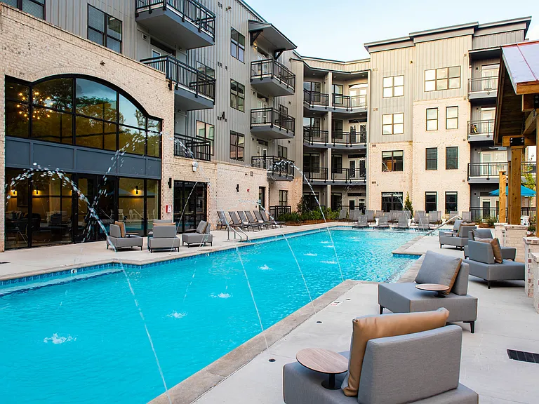 One Riverside Apartments — Photo 16
