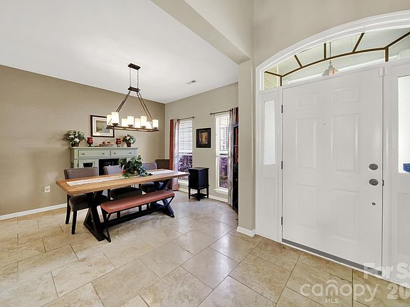 3rd image of 7221 Maitland Ln