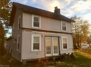 16 Lakehurst Dr E, Ashtabula, OH 44004