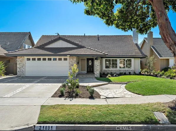 21891 Starfire Ln, Huntington Beach, CA 92646