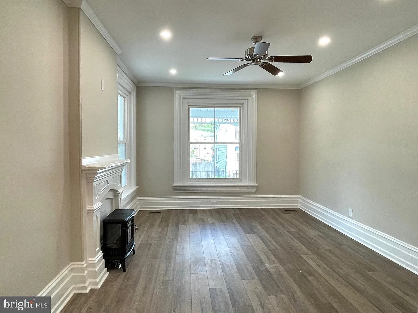 2 bed, 1.5 bath, 1000 sqft, $2,100 — Photo 3