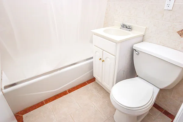 Rented by Nooklyn NYC LLC | media 33