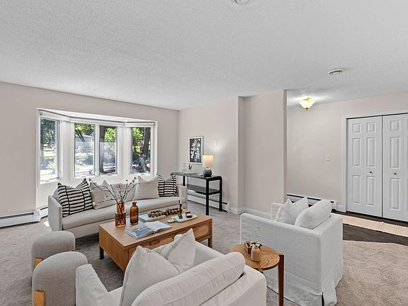 2nd image of 12918 Rutledge Cir