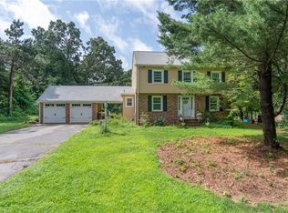 90 Cobble Hill Rd, Lincoln, RI 02865