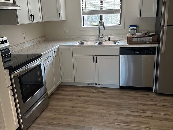 4th image of 39471 Jefferson Ave APT 4