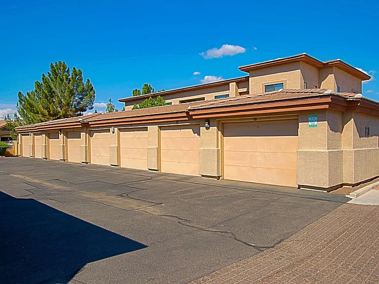 Santana Ridge Luxury Apartments — Photo 13