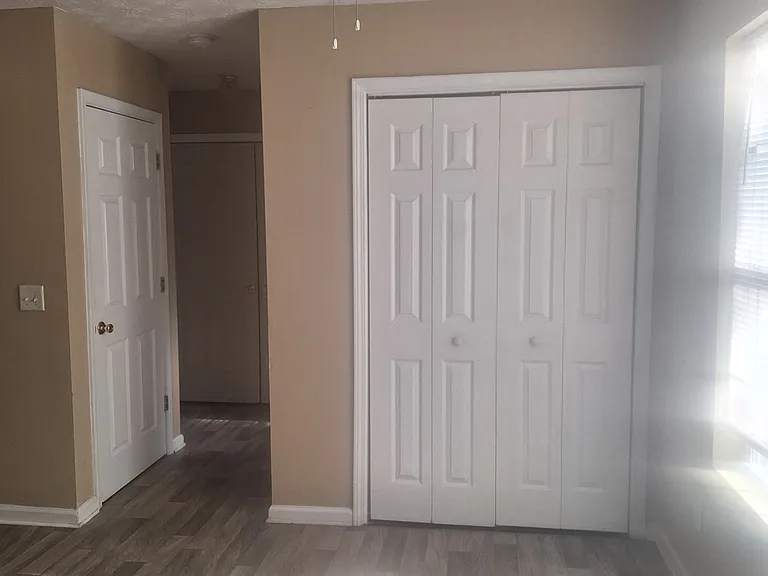 1190 Fairview Dr — Photo 3