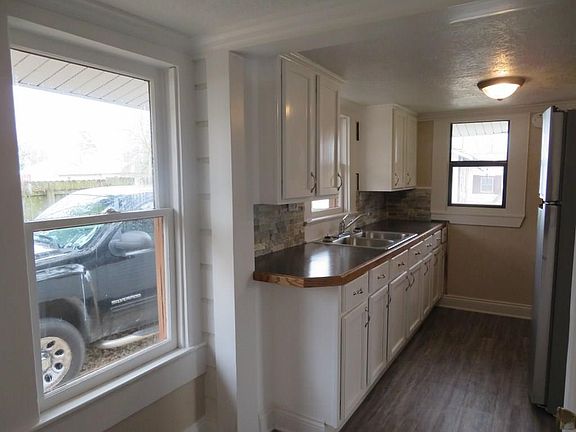 3rd image of 804 Lee St