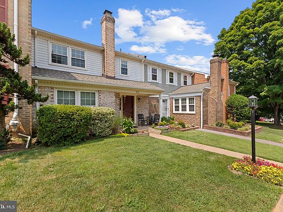 2nd image of 9619 Hillock Ct
