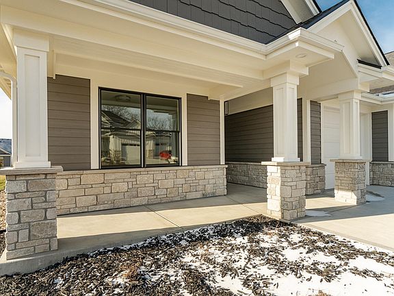 3rd image of 2608 Bentley Dr SW