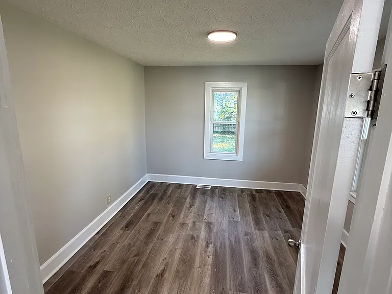 36 Gale Dr — Photo 7