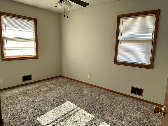 5th image of 414 N Kirk Ave