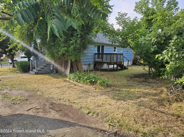 625 Hunter Ave, Staten Island, NY 10306