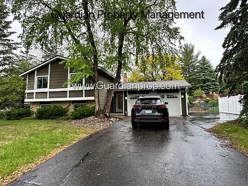 9950 Buckingham Dr Photo 1