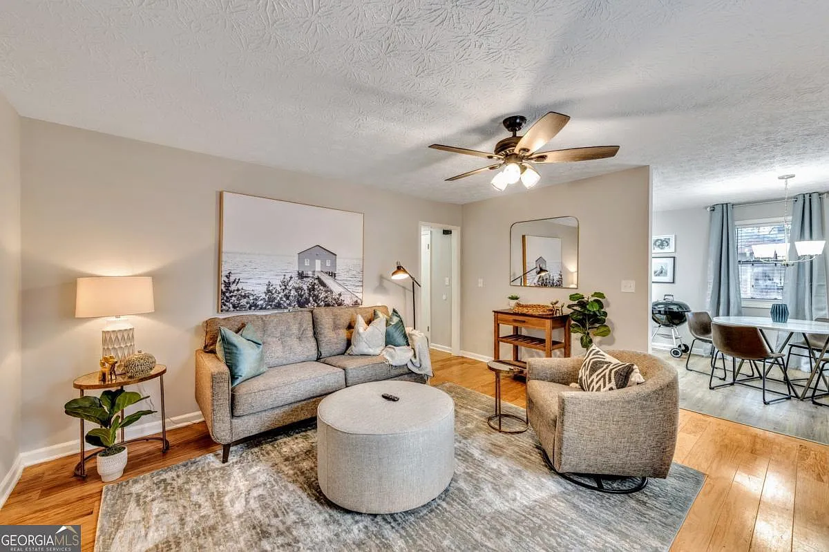 2 bed, 2.0 bath, 1200 sqft, $3,600 — Photo 3
