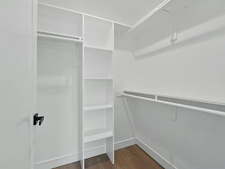 8234 Blackburn Ave #8236-1/2 — Photo 24
