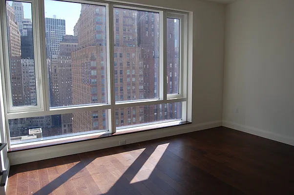 Sold by The Marketing Directors (The Visionaire 2) | media 1