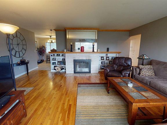 2nd image of 4810 Hanover Dr