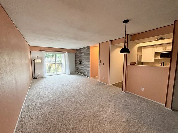 4th image of 14630 NE 32nd St APT E20
