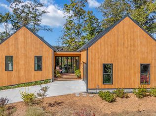 562 Club Dr, Greenville, SC 29611