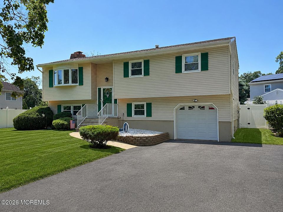 1st image of 932 Alden Drive
