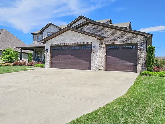 2nd image of 119 Caroline Way
