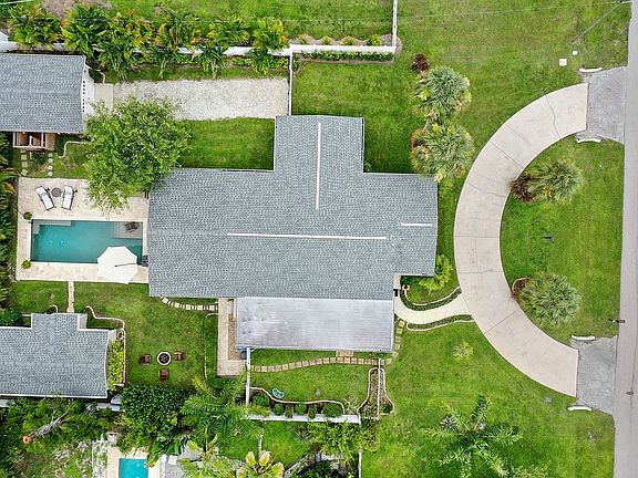 4th image of 817 Laurel Ave