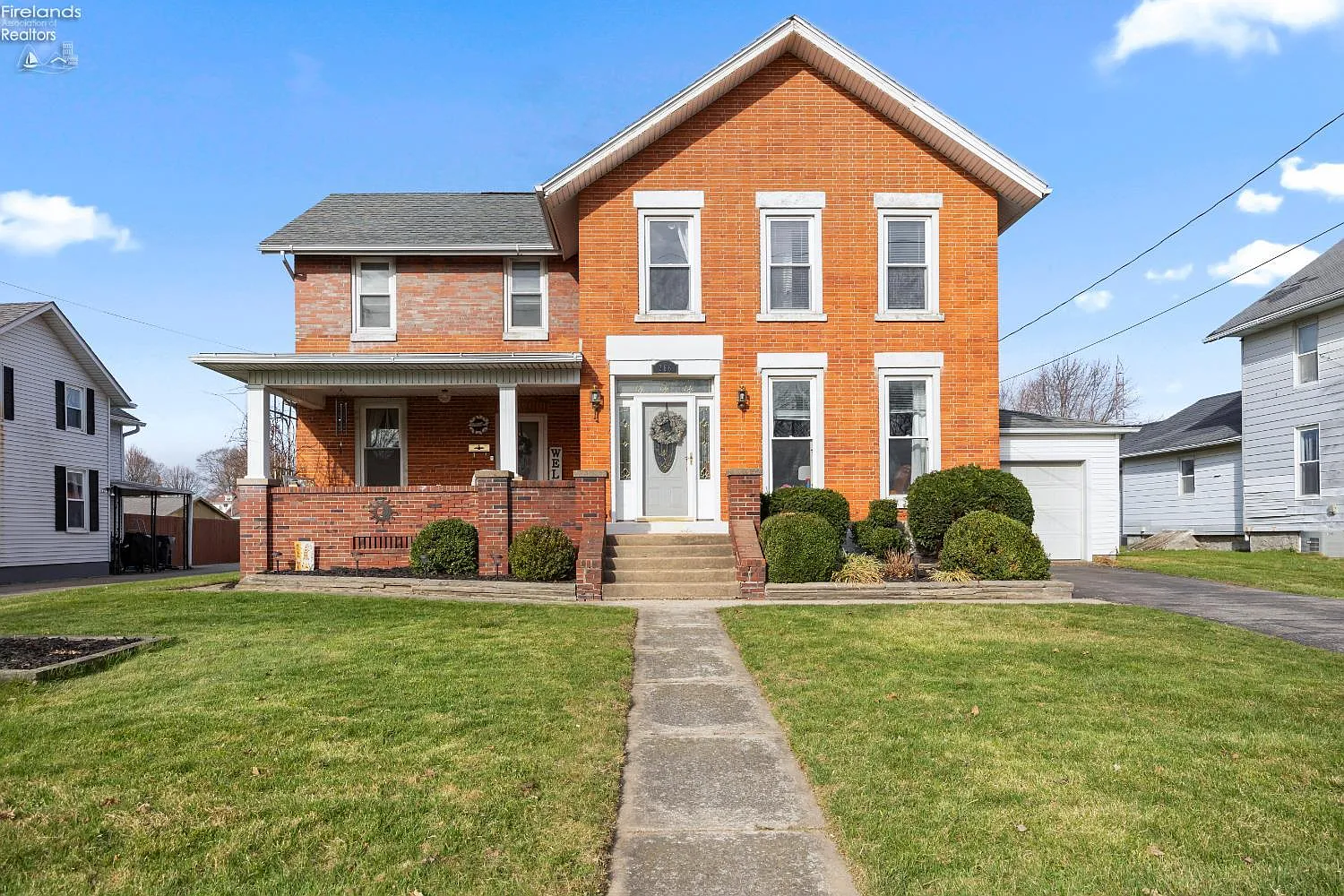 266 Southwest St photo 1