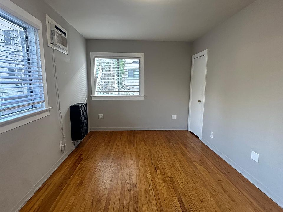 1st image of 10822 Ventura Blvd #11