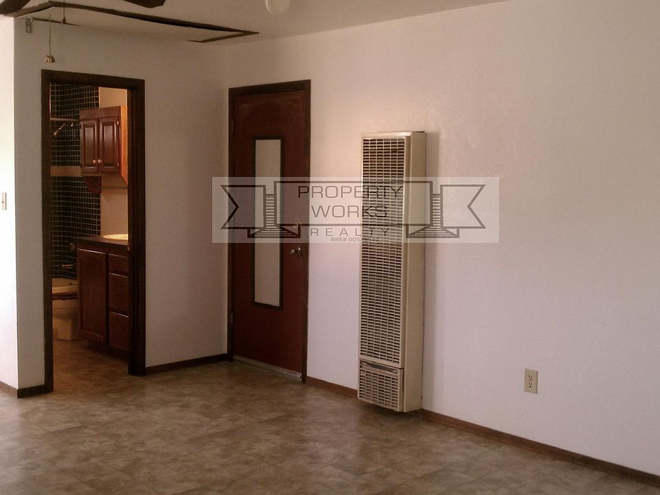 2nd image of 3040 C St