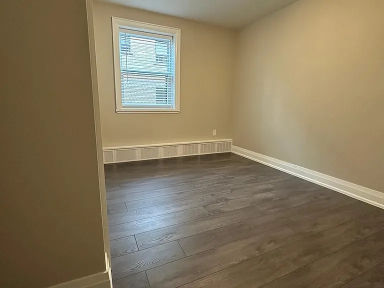 27 Paisley Blvd E #2 — Photo 7