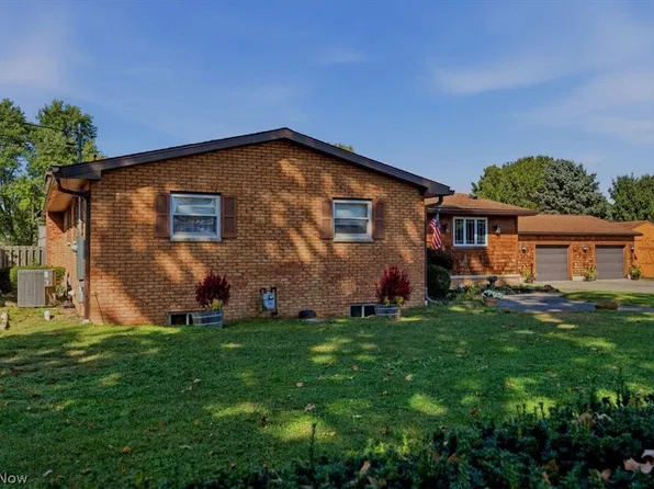 1598 Gene St, Belpre, OH 45714