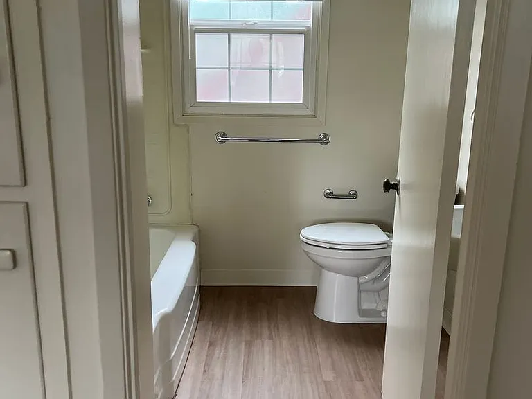 2310 Wilson St — Photo 7