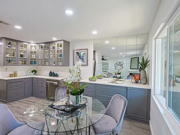 2640 W Meadowview Ln, Anaheim, CA 92804